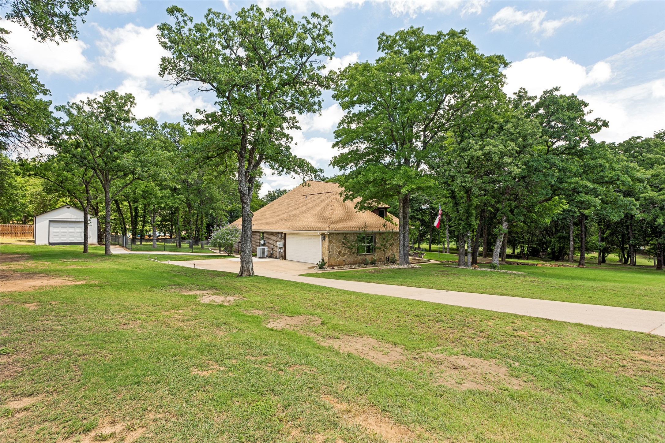 207 Overton Ridge Circle Weatherford TX 76088
