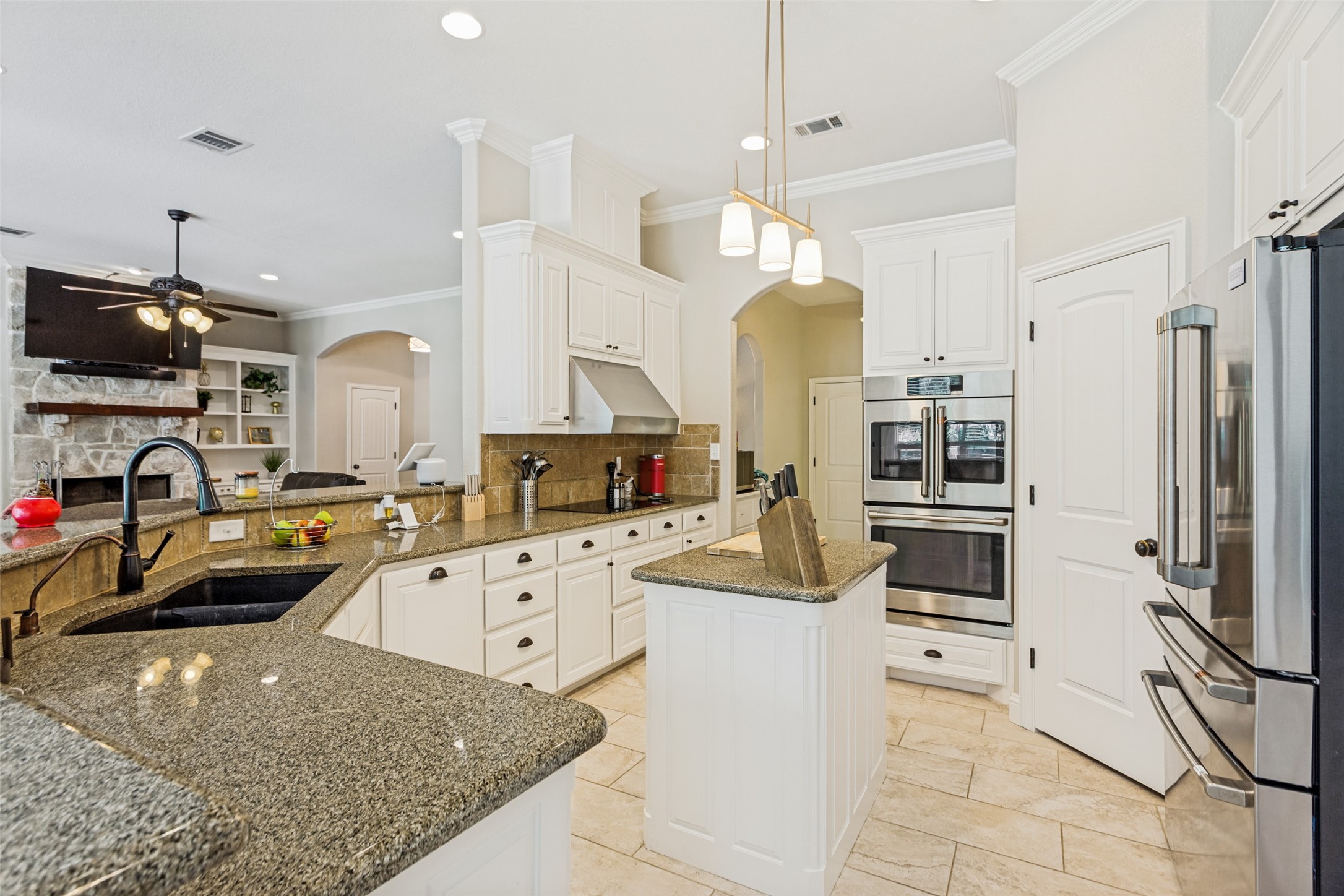 207 Overton Ridge Circle Weatherford TX 76088