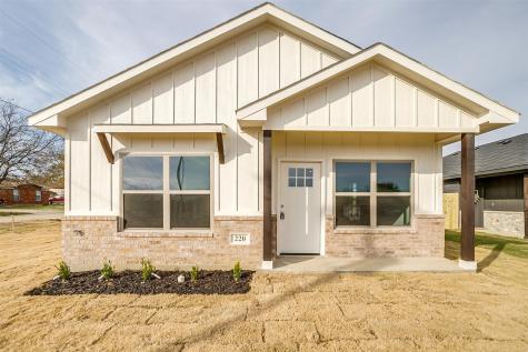 220 S Magnolia Street Alvarado TX 76009