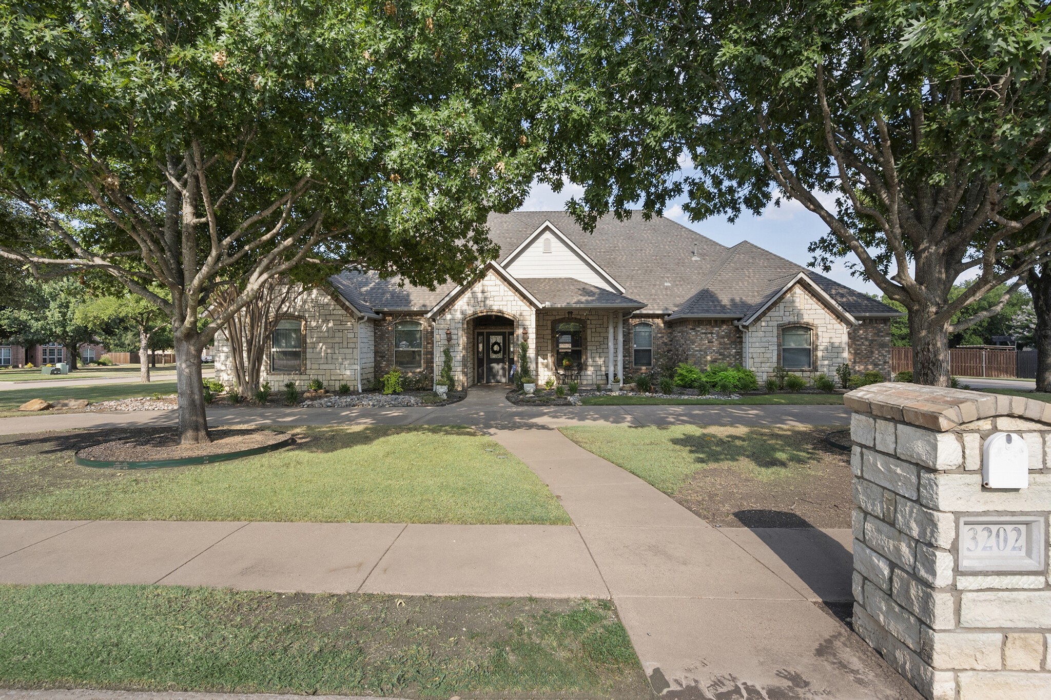 3202 Bent Creek Court Midlothian TX 76065