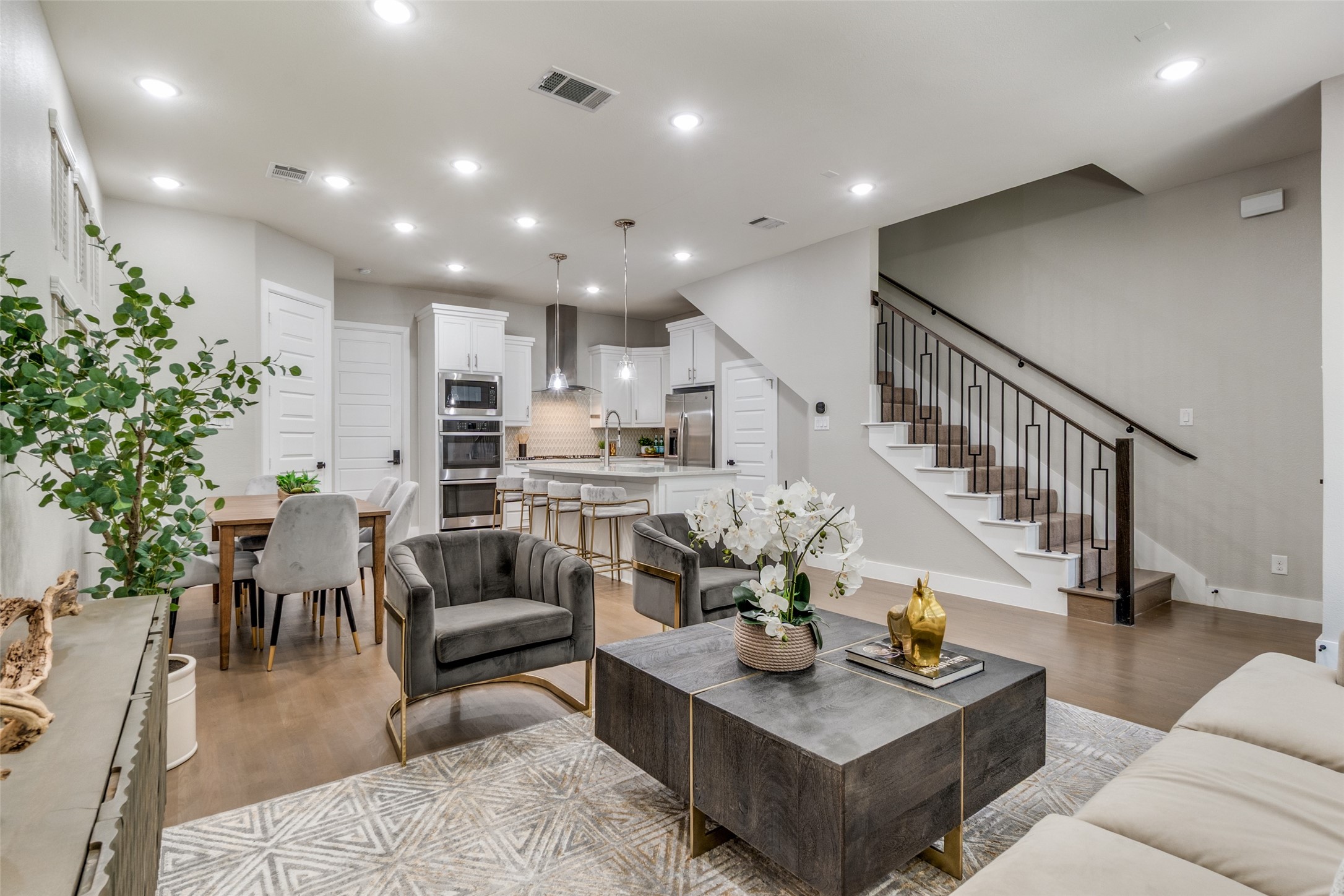 8269 Laflin Lane Dallas TX 75231