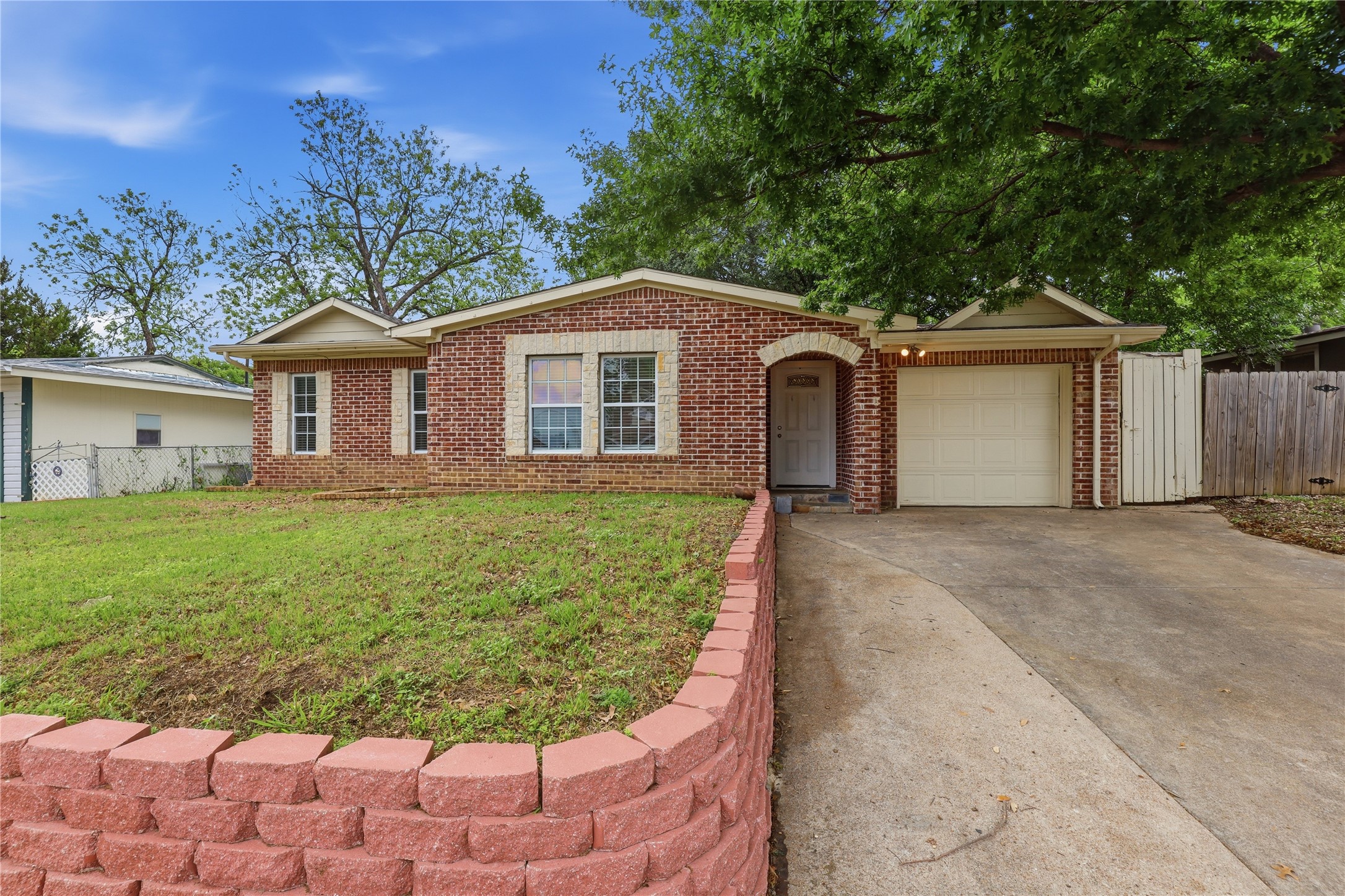 1314 E Lovers Lane Arlington TX 76010