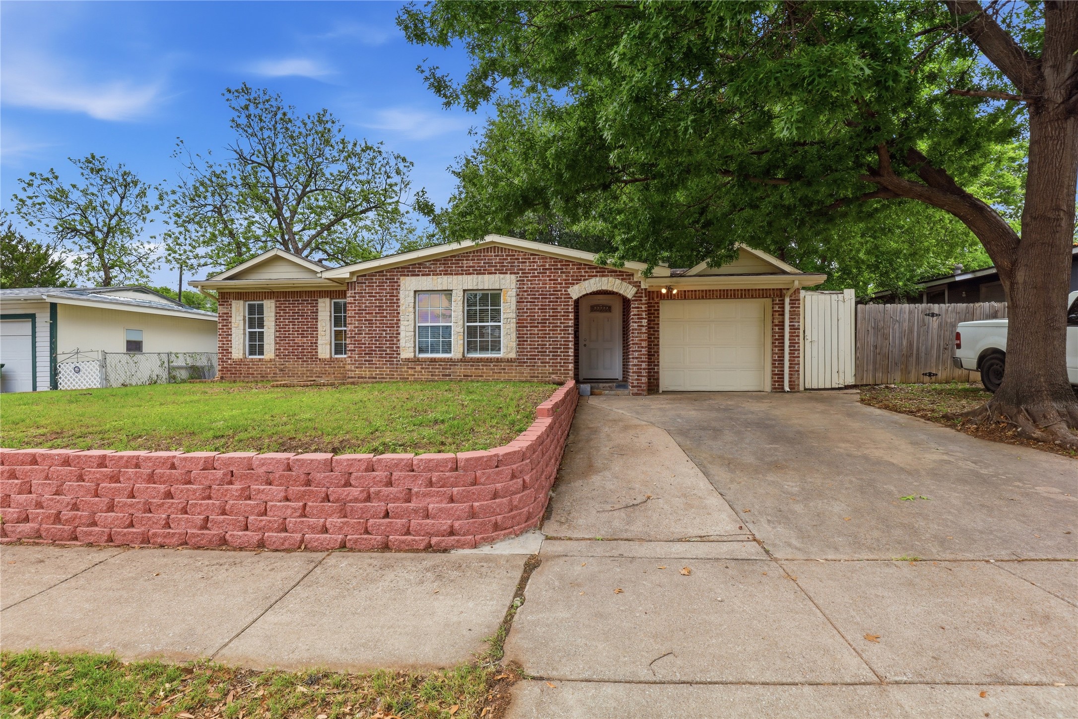 1314 E Lovers Lane Arlington TX 76010