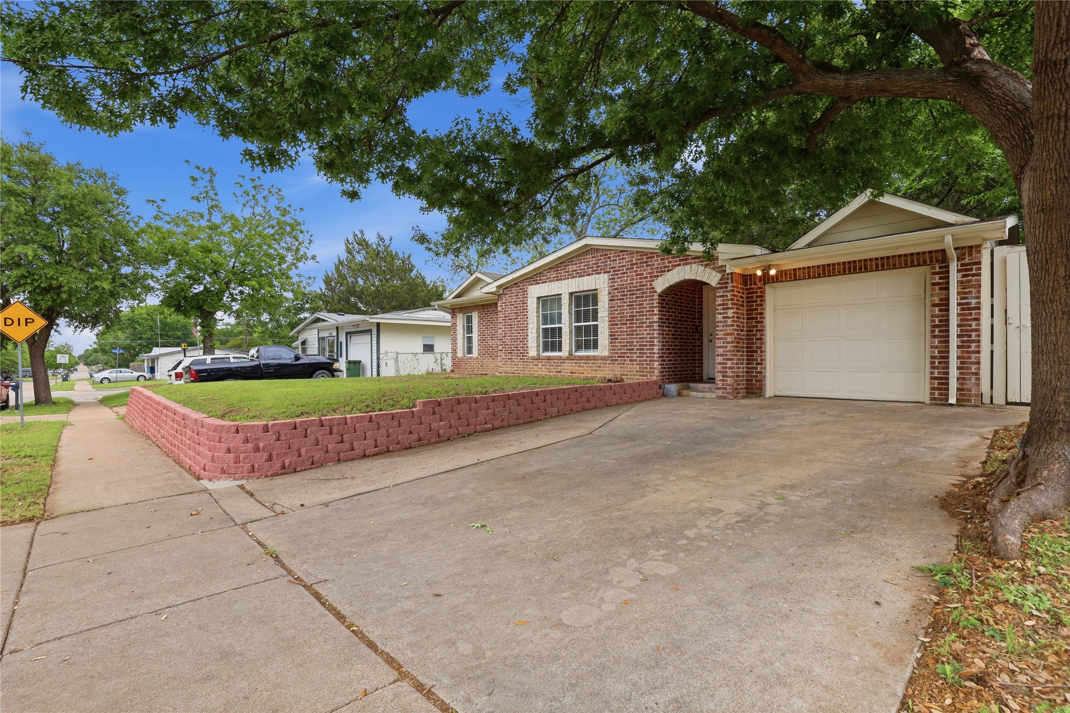1314 E Lovers Lane Arlington TX 76010
