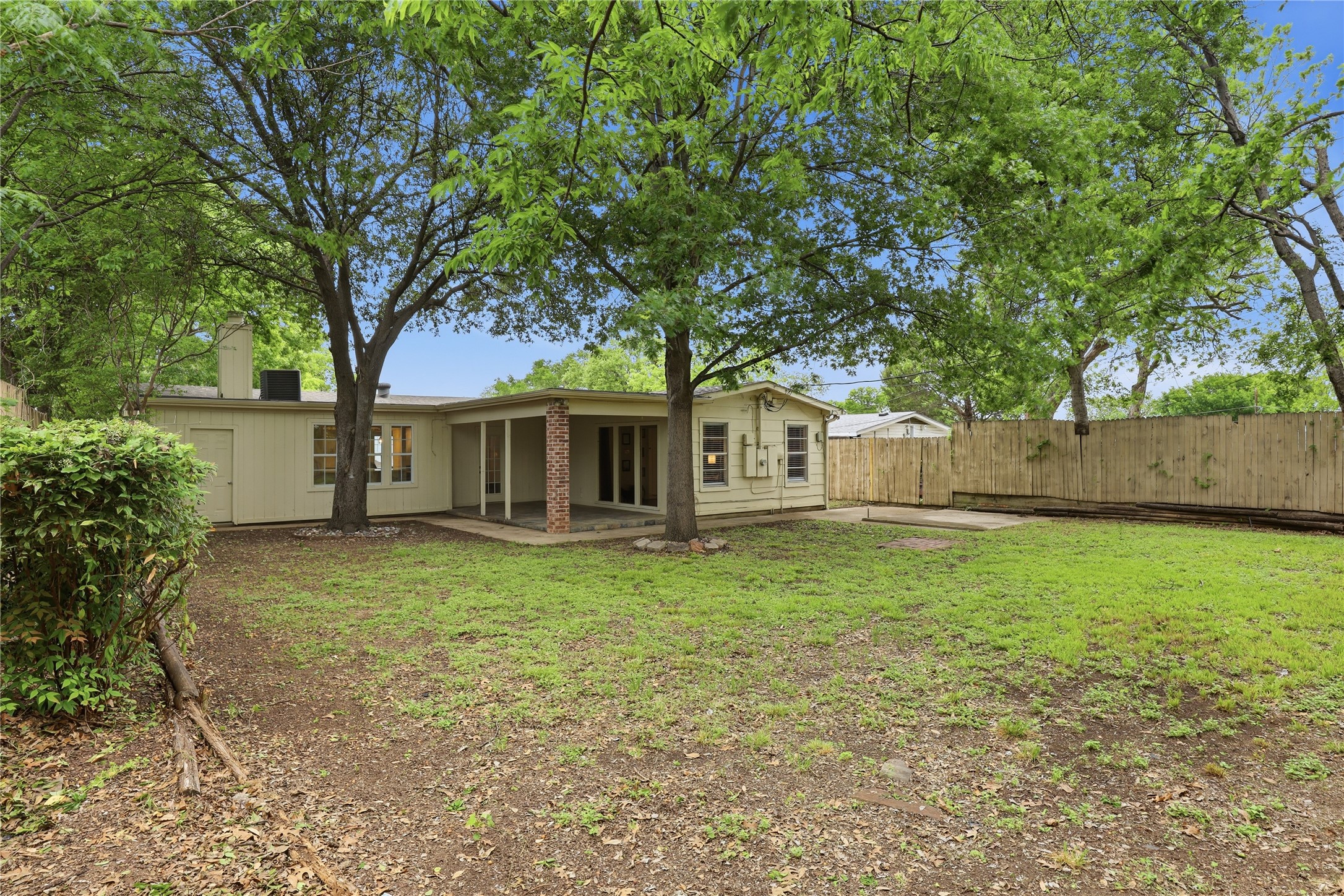 1314 E Lovers Lane Arlington TX 76010