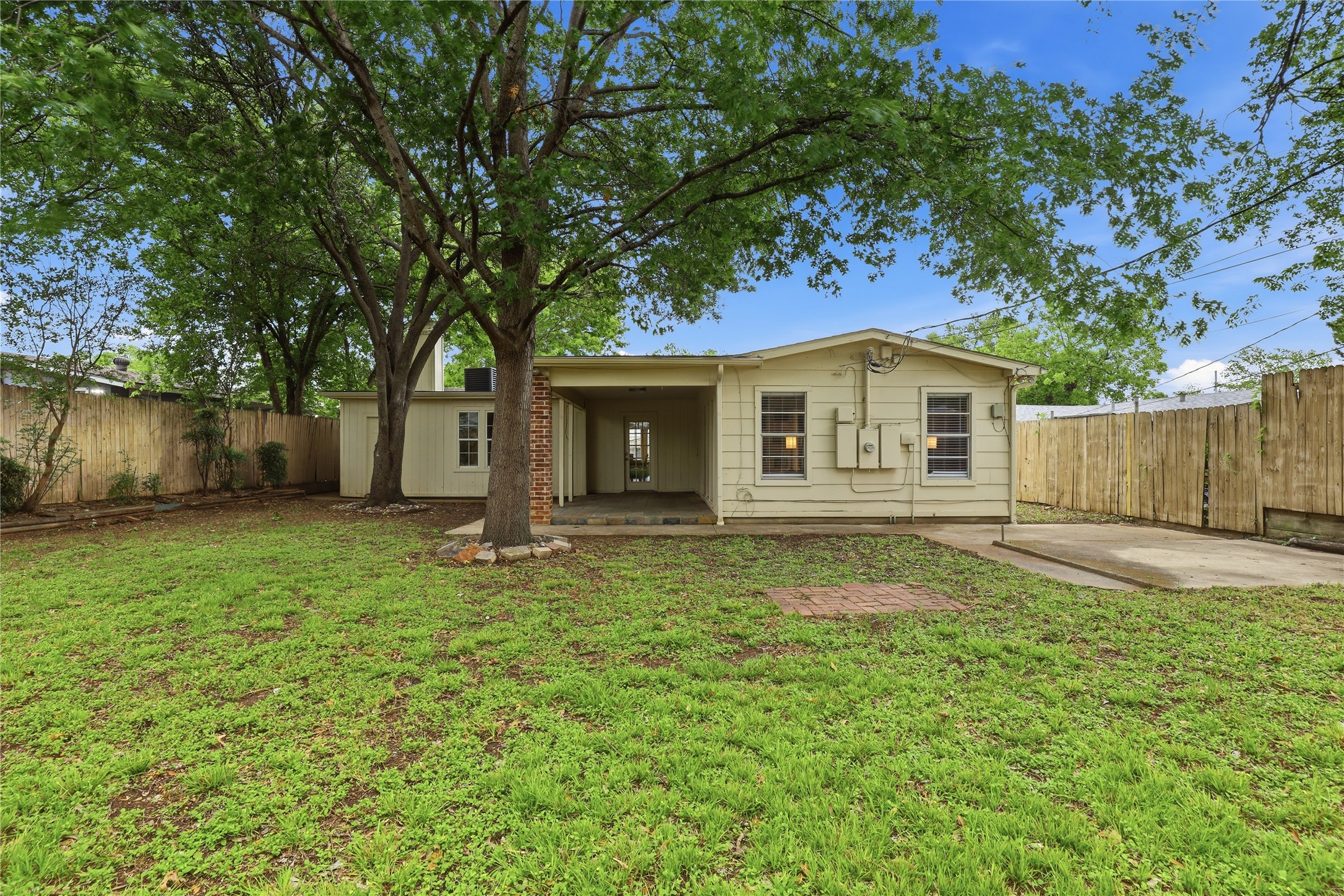 1314 E Lovers Lane Arlington TX 76010