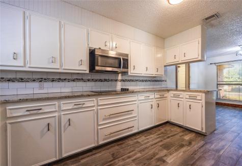 640 Ivy Ann Drive Woodway TX 76712