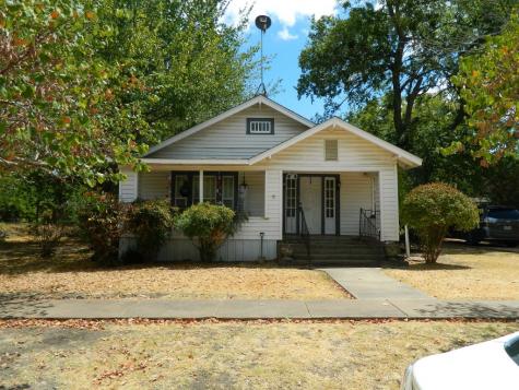 105 E Hunt Street Leonard TX 75452