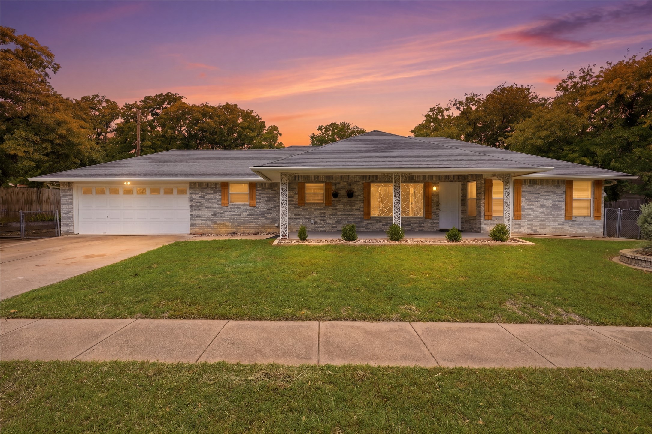 217 Spruce Circle Azle TX 76020