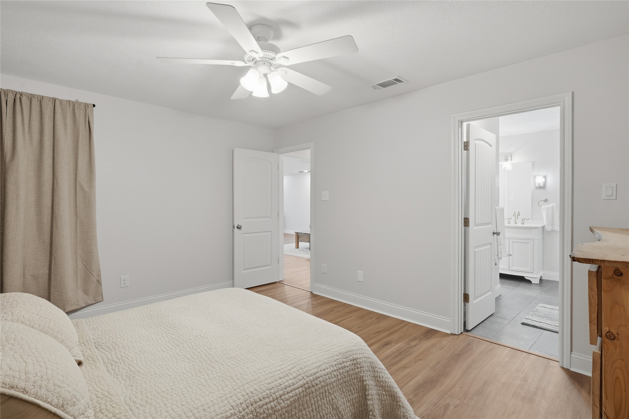 217 Spruce Circle Azle TX 76020