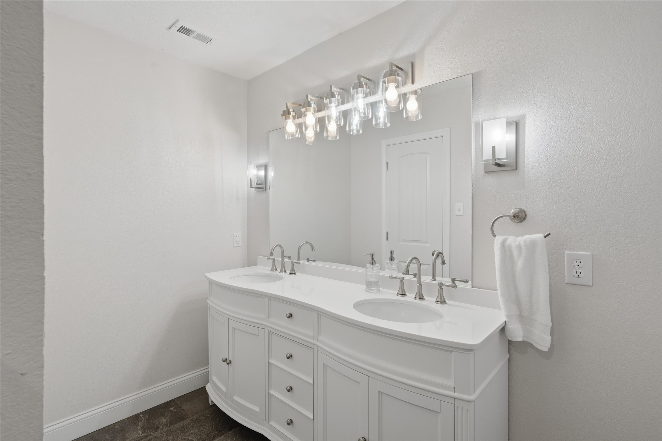 217 Spruce Circle Azle TX 76020