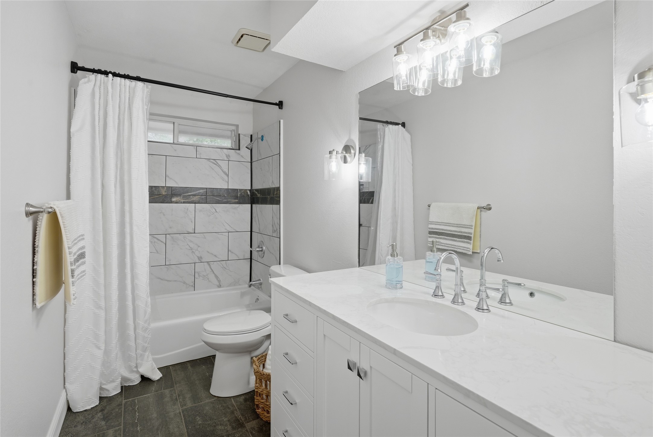 217 Spruce Circle Azle TX 76020