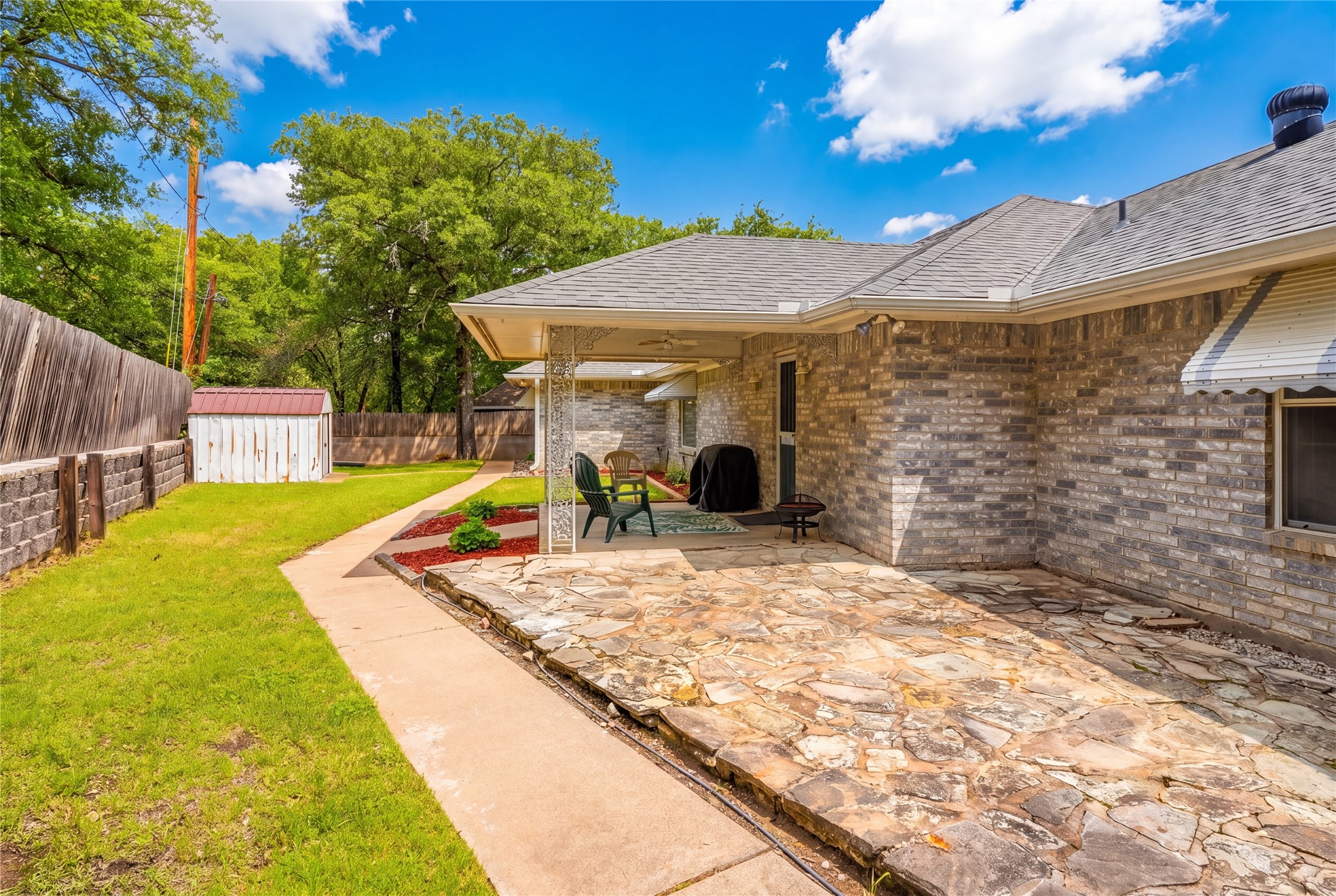 217 Spruce Circle Azle TX 76020