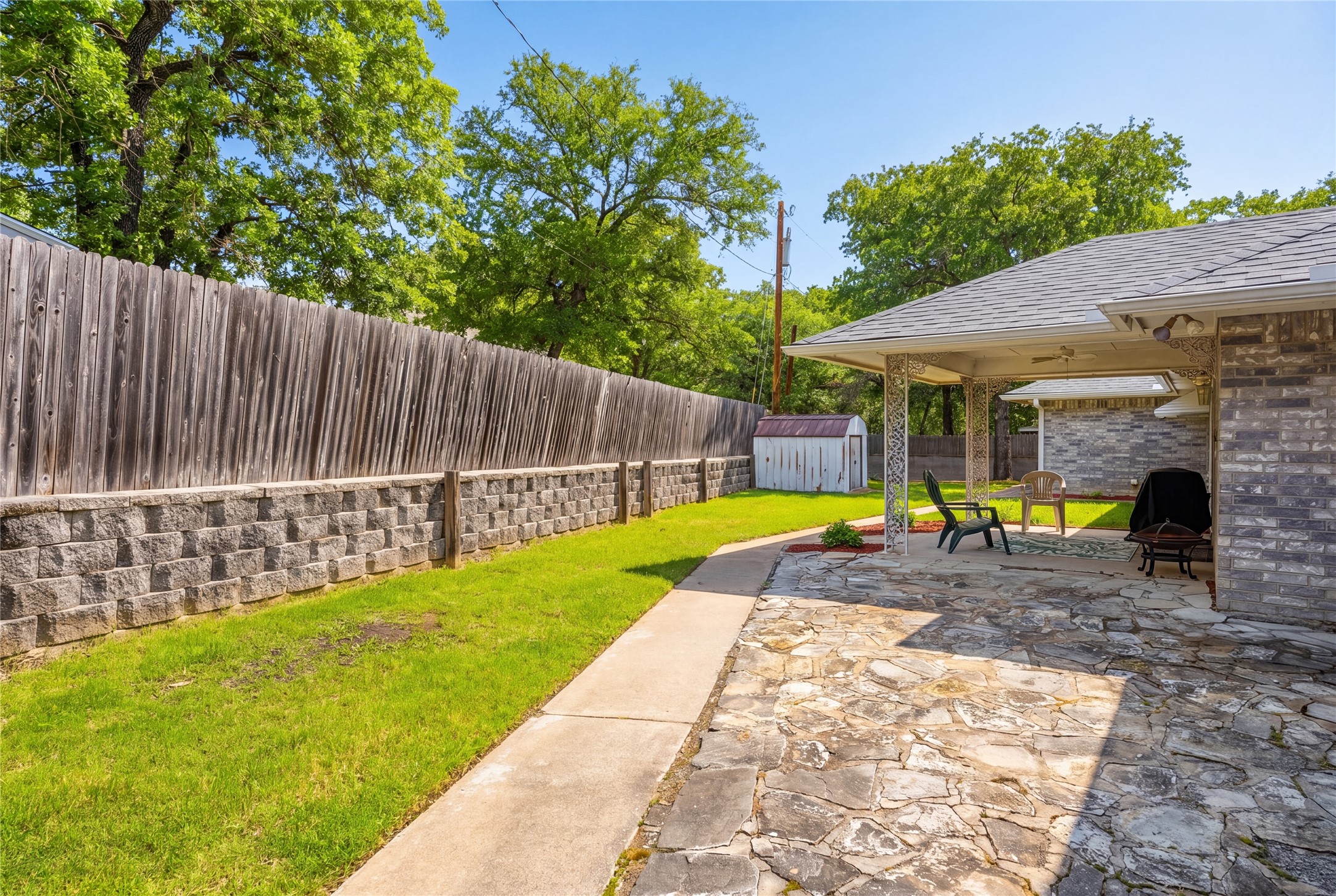 217 Spruce Circle Azle TX 76020