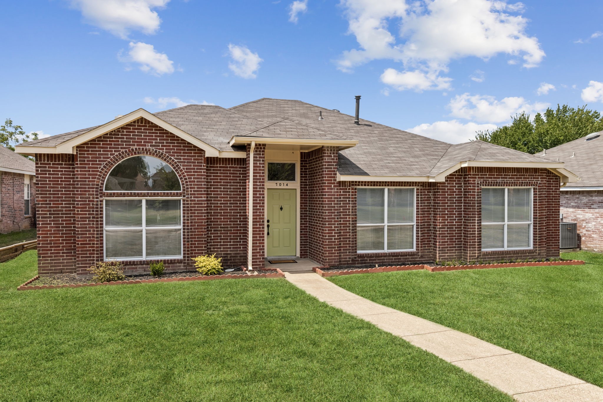 7014 Lo Chalmers Lane Garland TX 75043