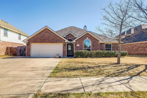 429 Hummingbird Trail Crowley TX 76036