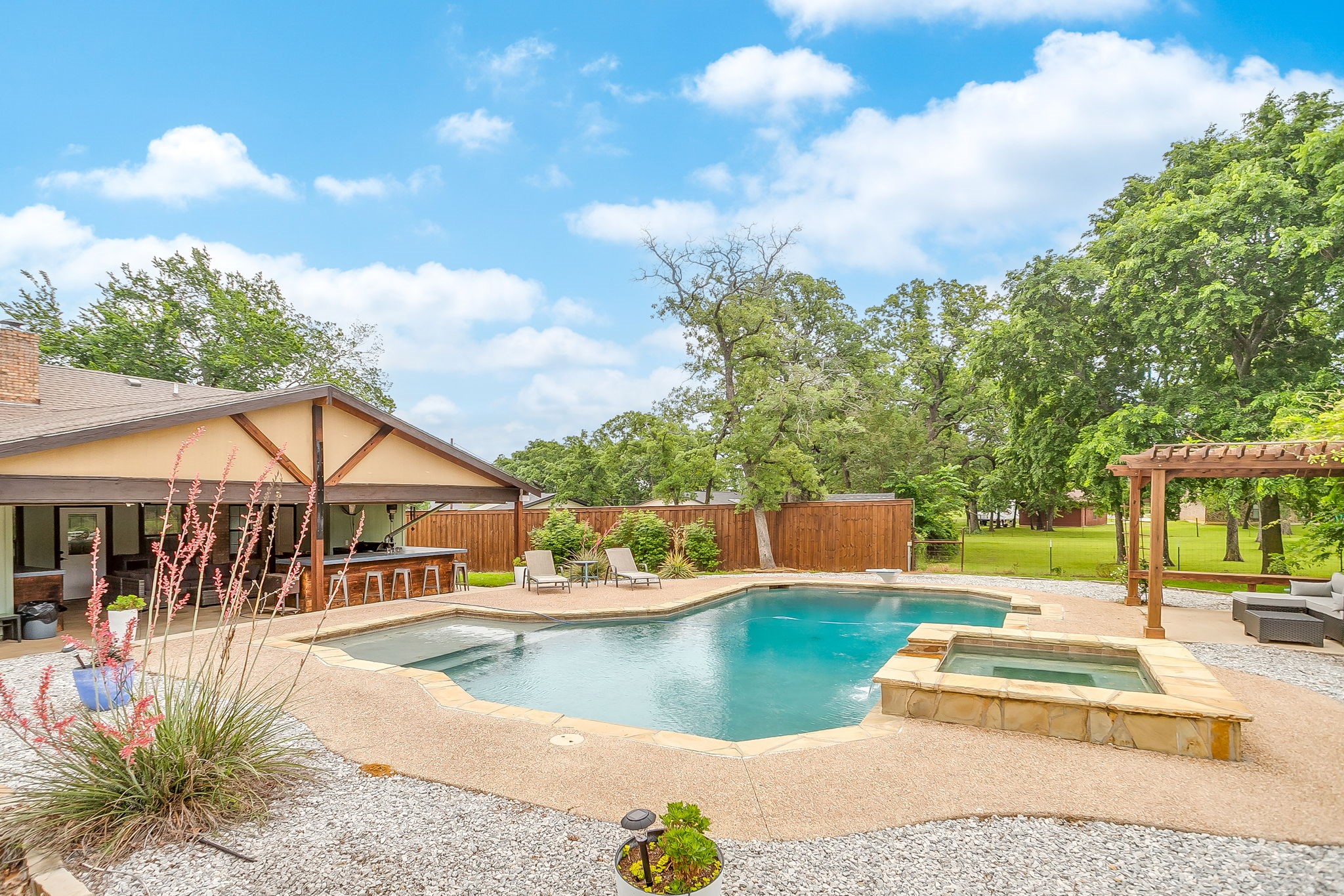 3412 E Renfro Street Burleson TX 76028