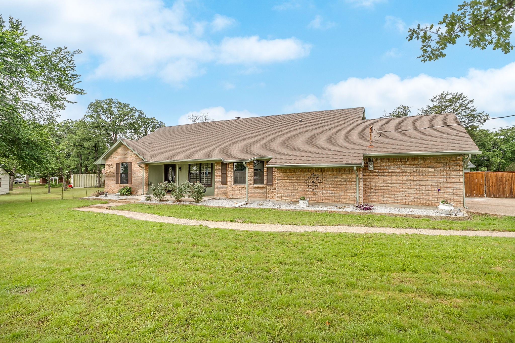 3412 E Renfro Street Burleson TX 76028