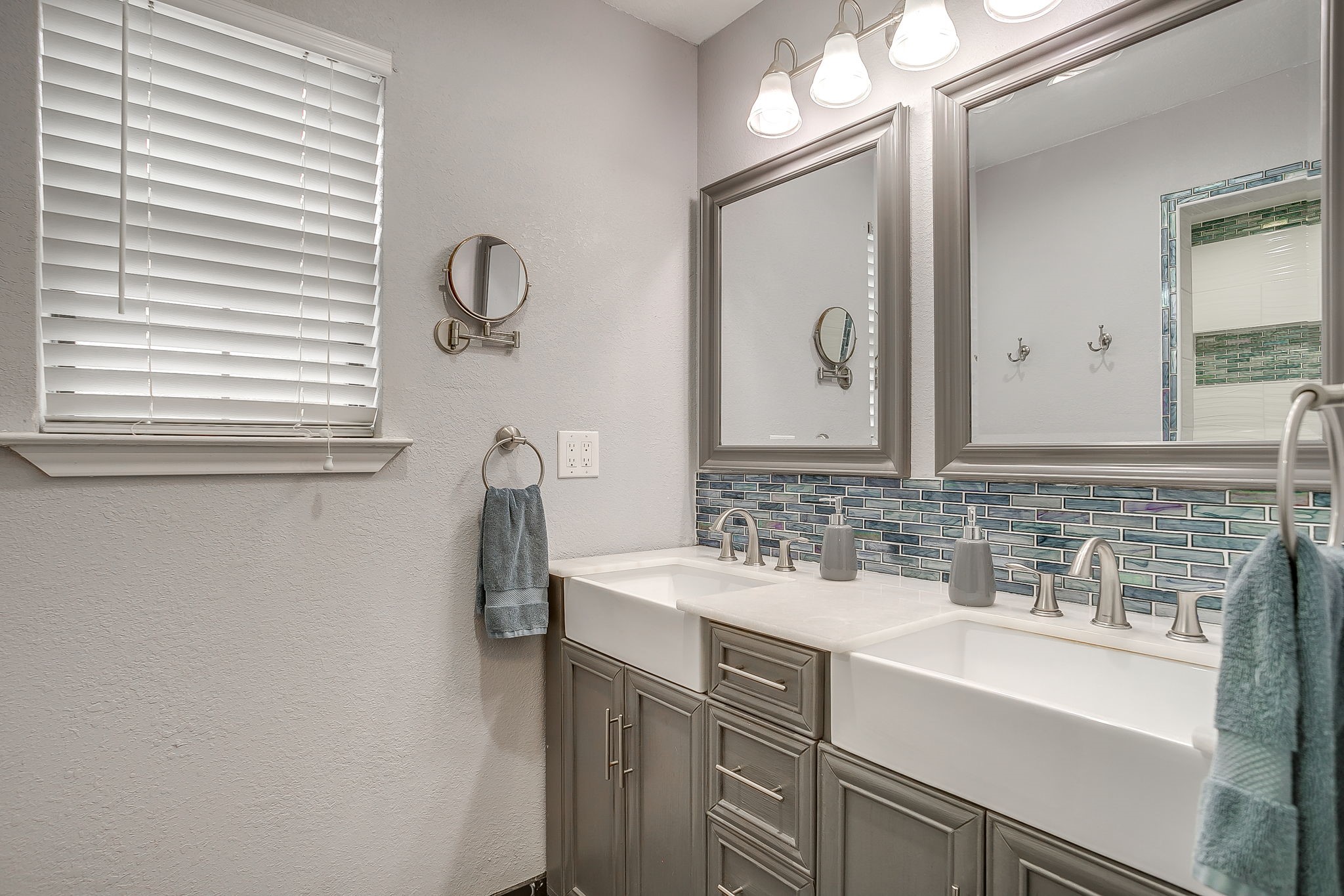 3412 E Renfro Street Burleson TX 76028