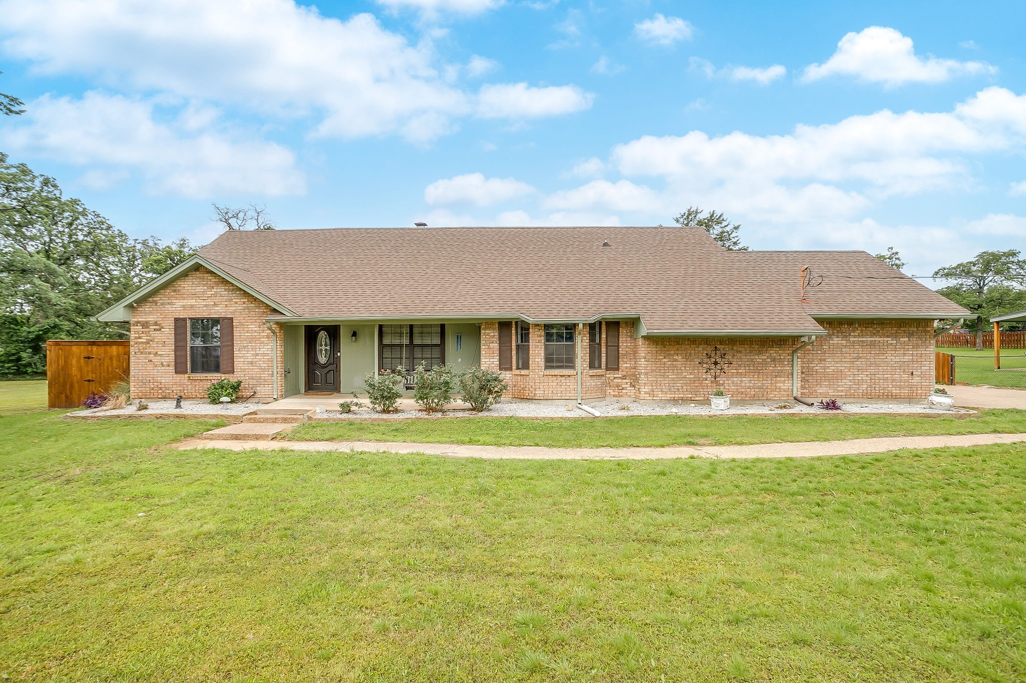 3412 E Renfro Street Burleson TX 76028