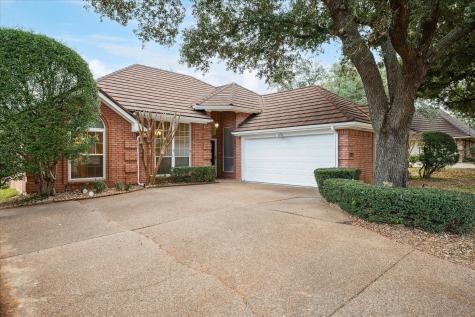 3200 Oakdale Drive Hurst TX 76054