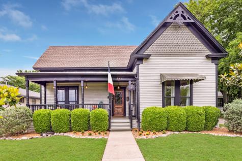 207 Brown Street Waxahachie TX 75165