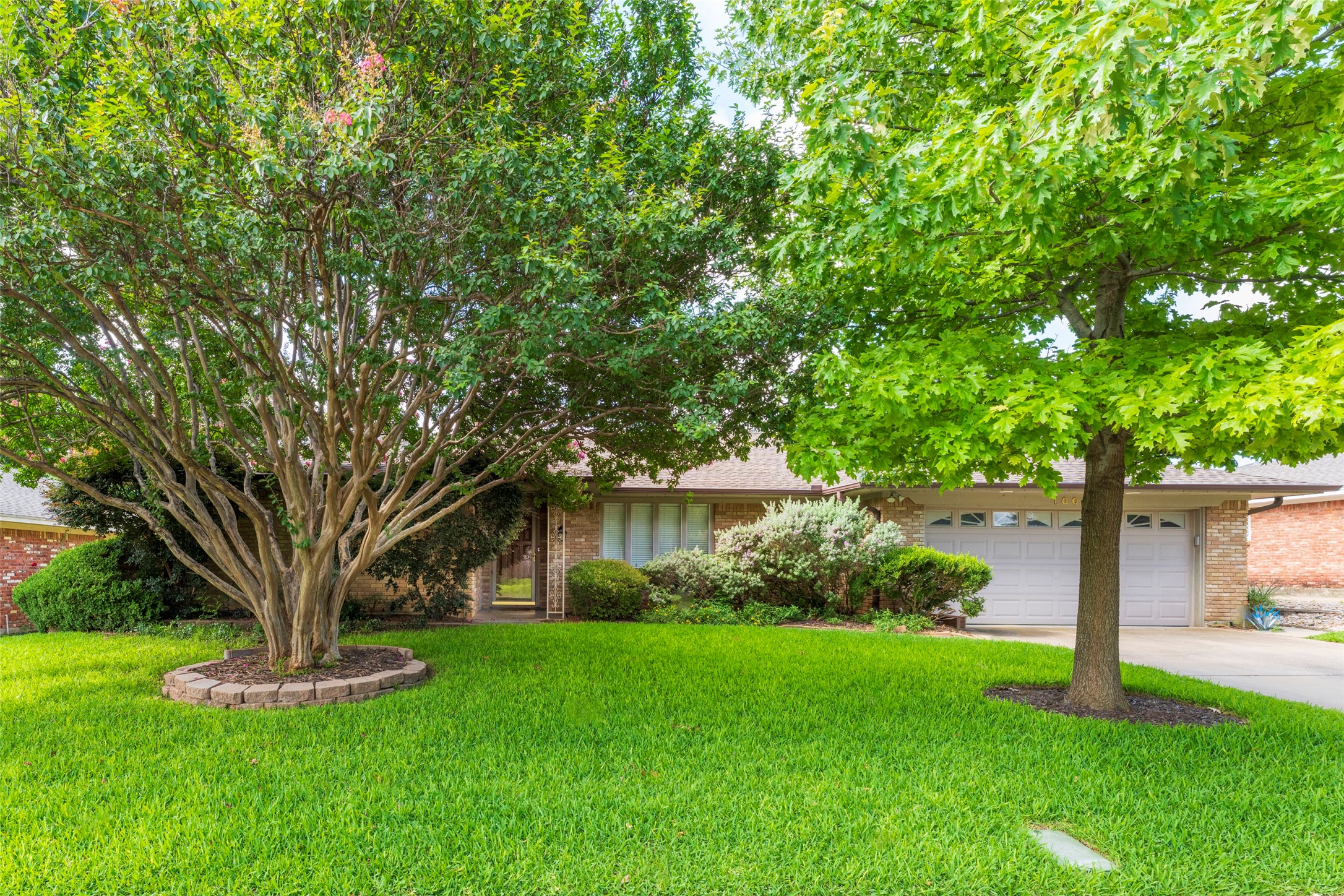 1008 Rocky Canyon Road Arlington TX 76012