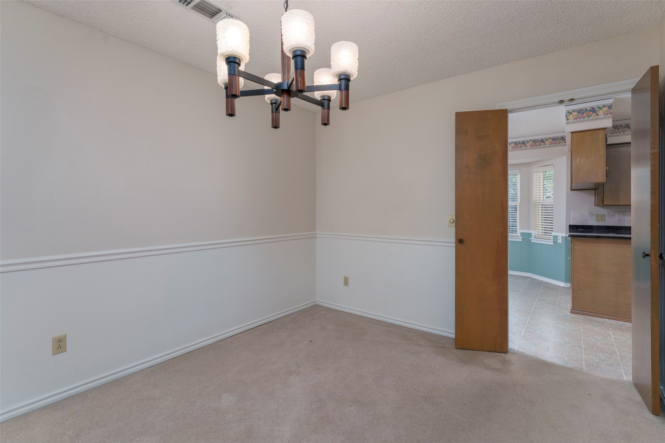 1008 Rocky Canyon Road Arlington TX 76012