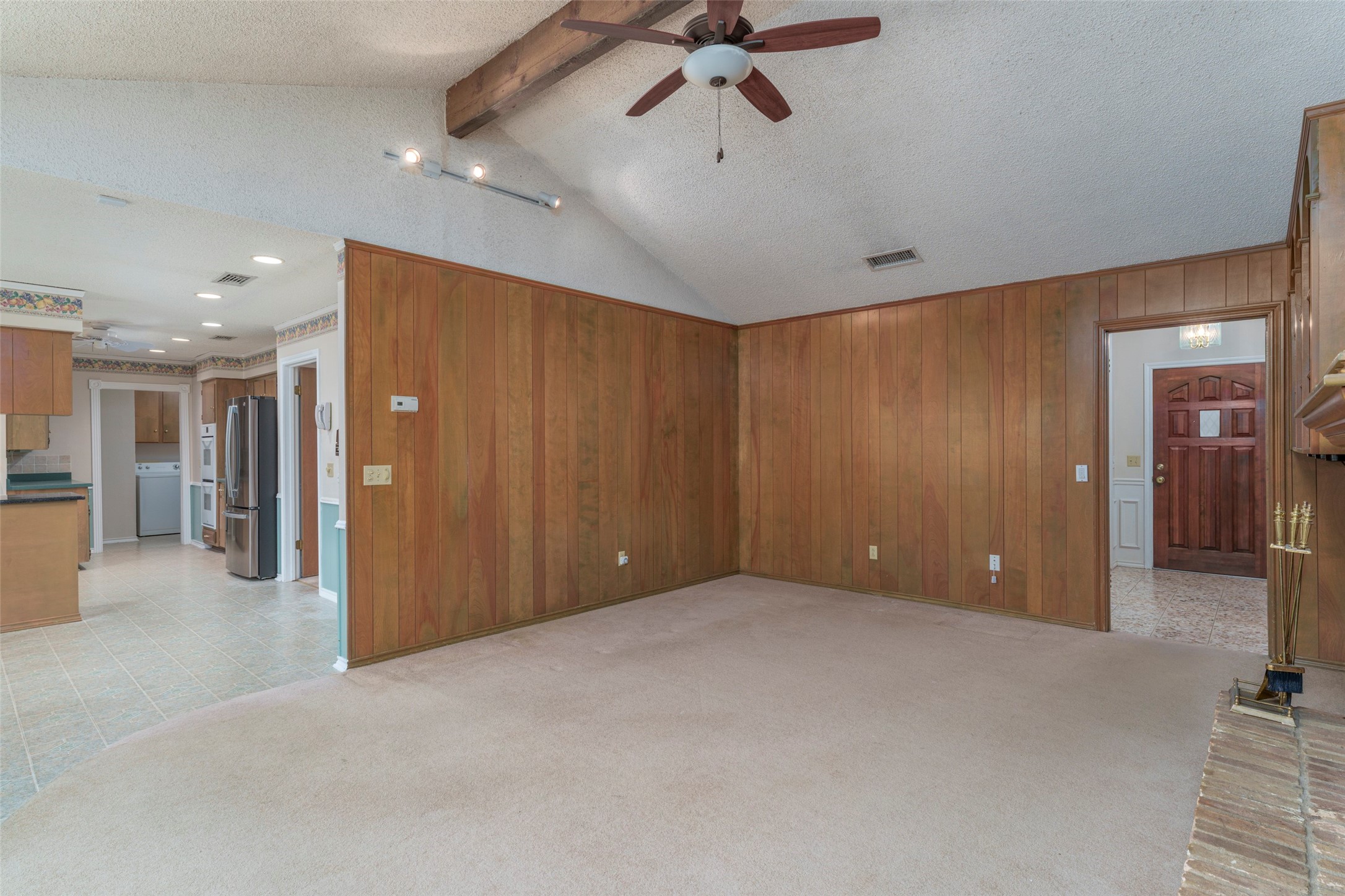 1008 Rocky Canyon Road Arlington TX 76012