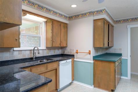 1008 Rocky Canyon Road Arlington TX 76012