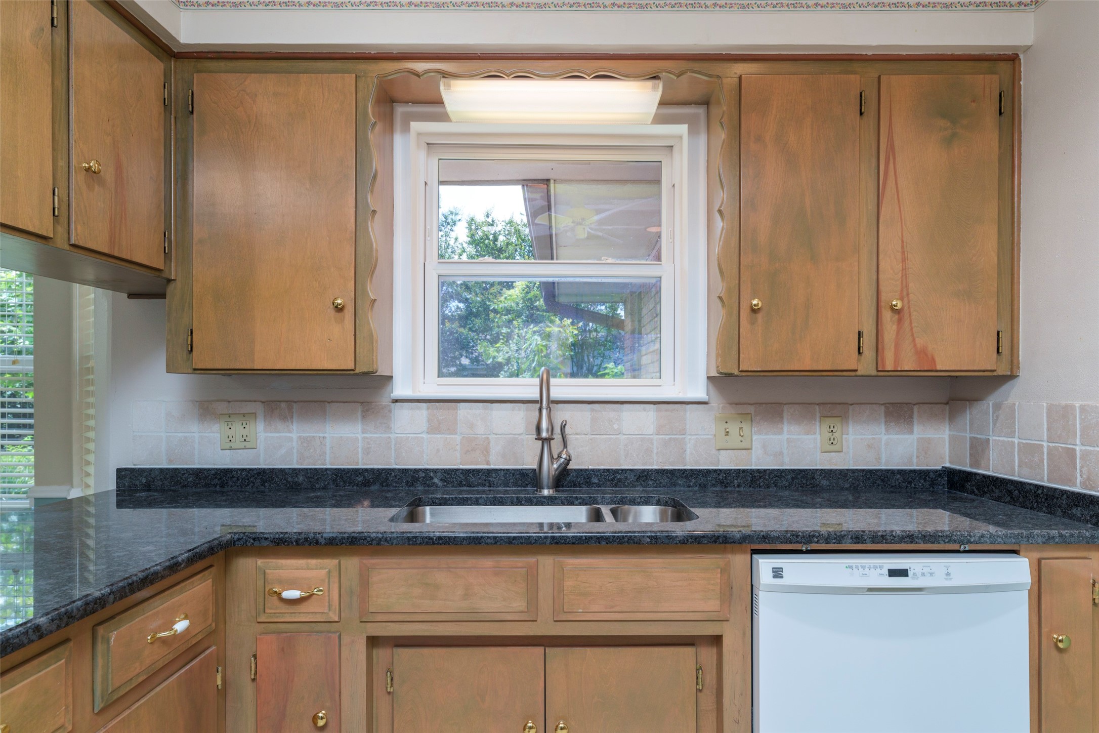 1008 Rocky Canyon Road Arlington TX 76012