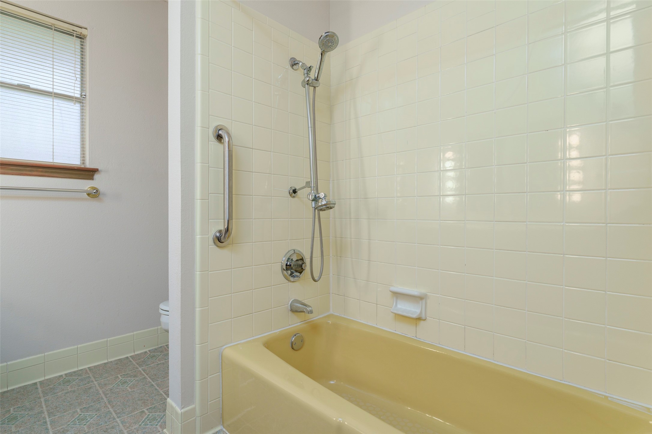 1008 Rocky Canyon Road Arlington TX 76012