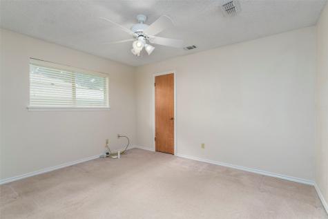 1008 Rocky Canyon Road Arlington TX 76012