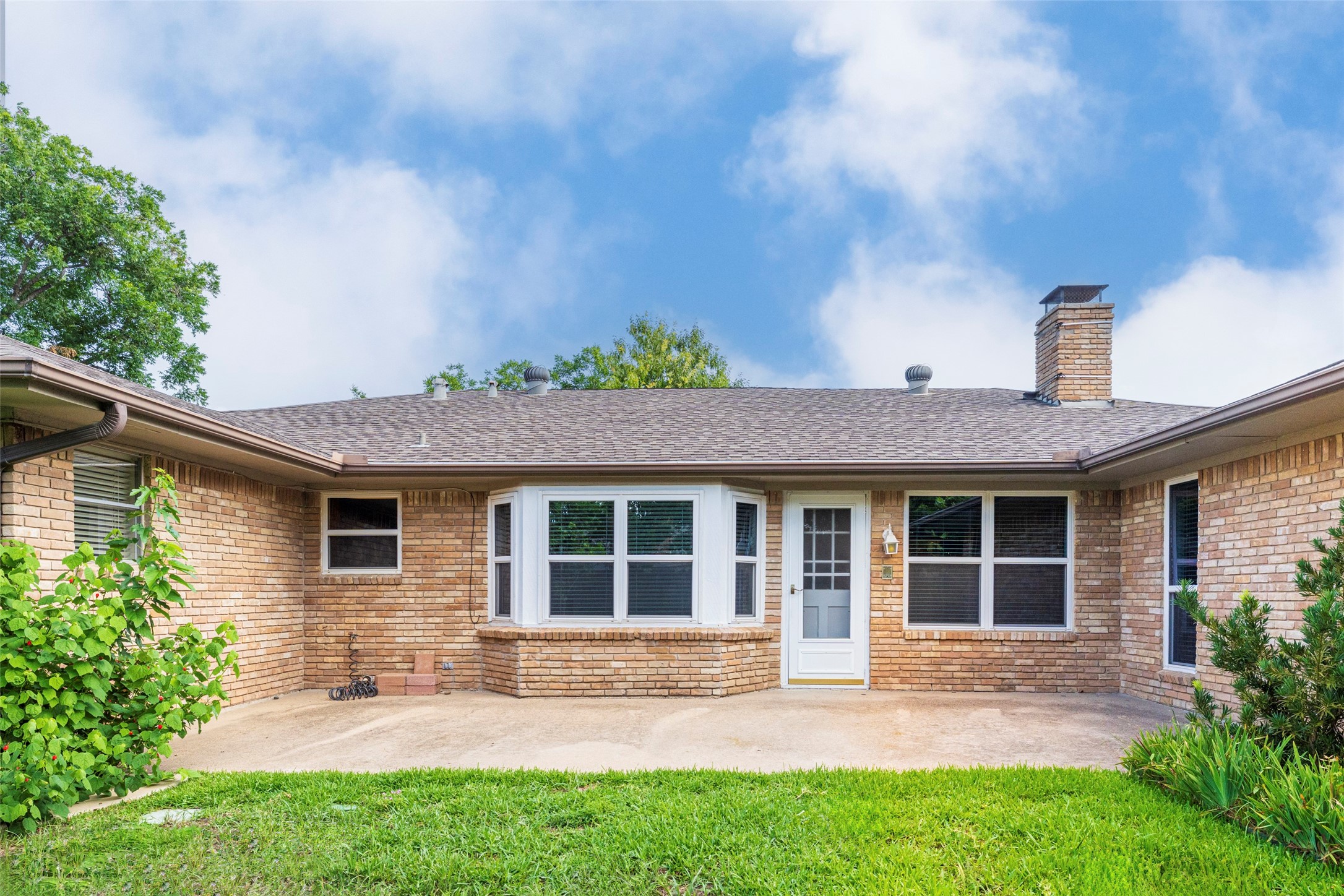 1008 Rocky Canyon Road Arlington TX 76012