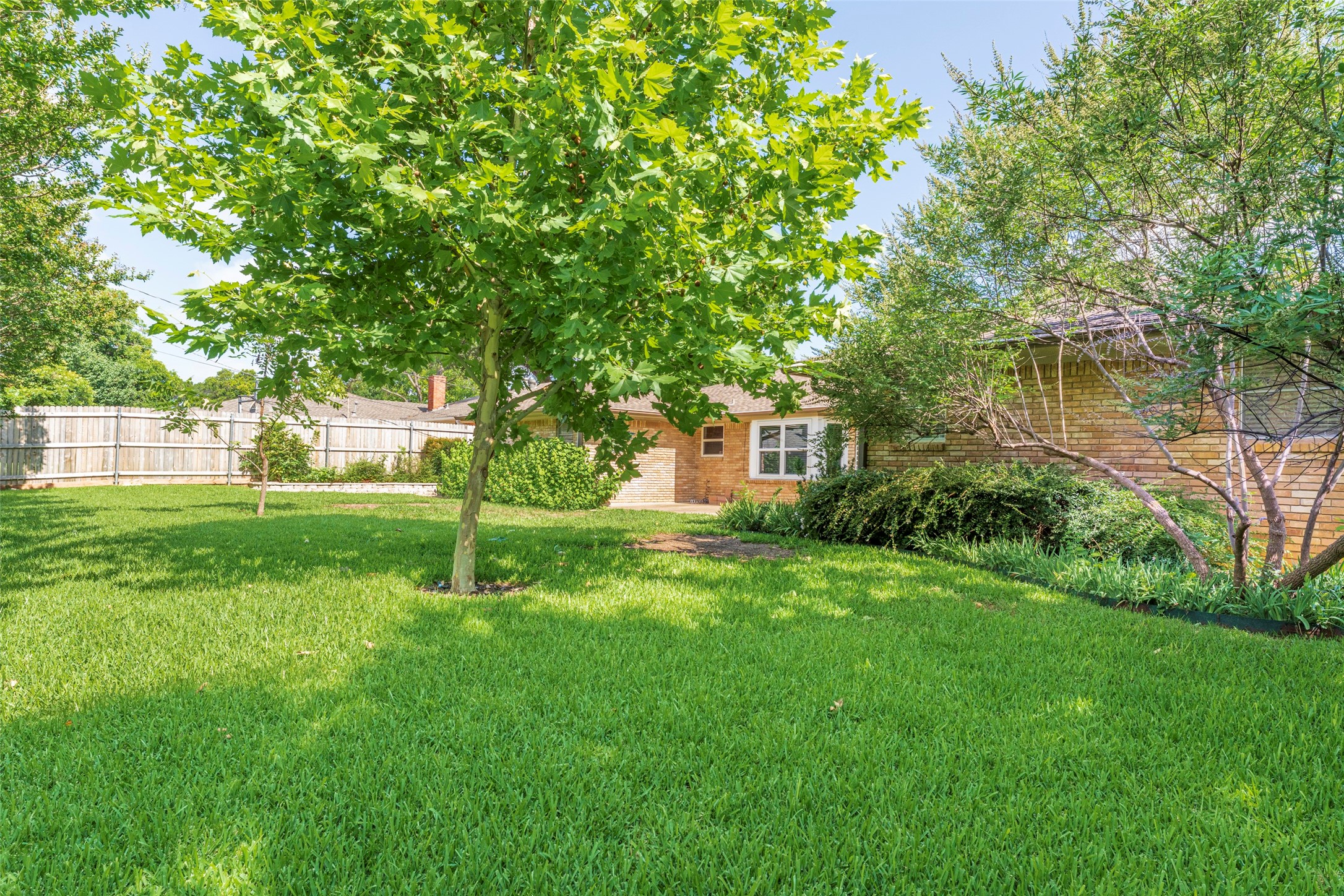 1008 Rocky Canyon Road Arlington TX 76012