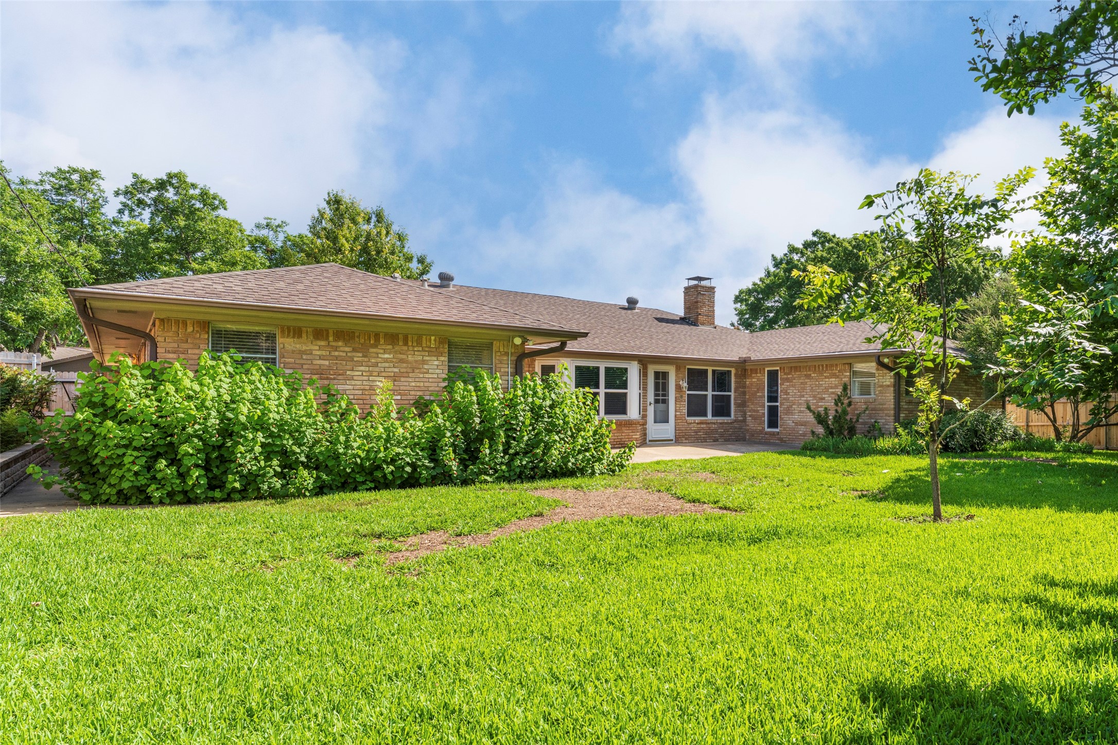 1008 Rocky Canyon Road Arlington TX 76012