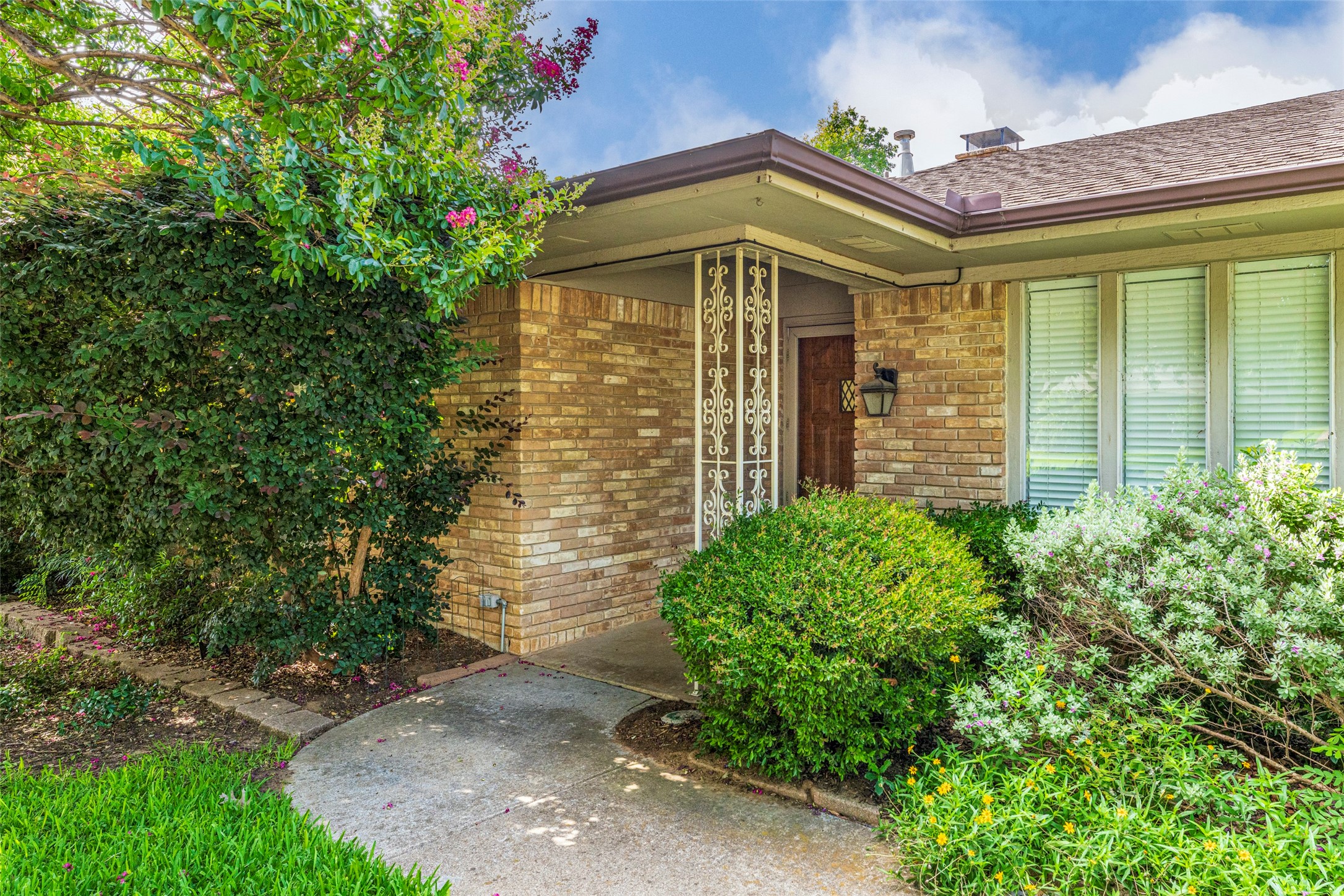 1008 Rocky Canyon Road Arlington TX 76012