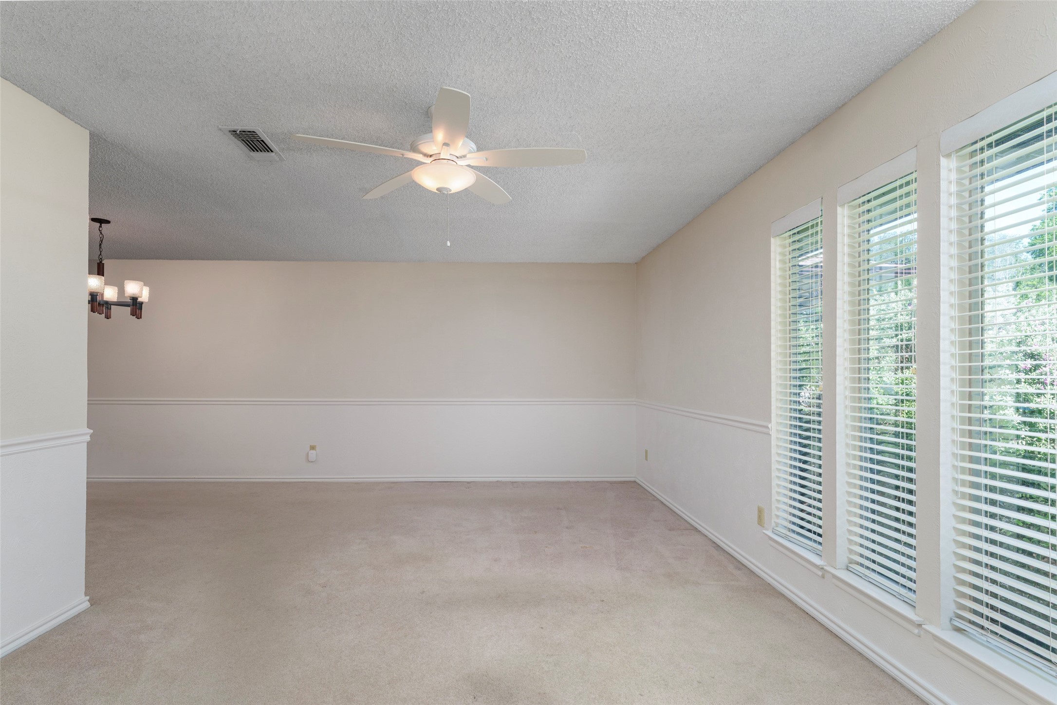 1008 Rocky Canyon Road Arlington TX 76012