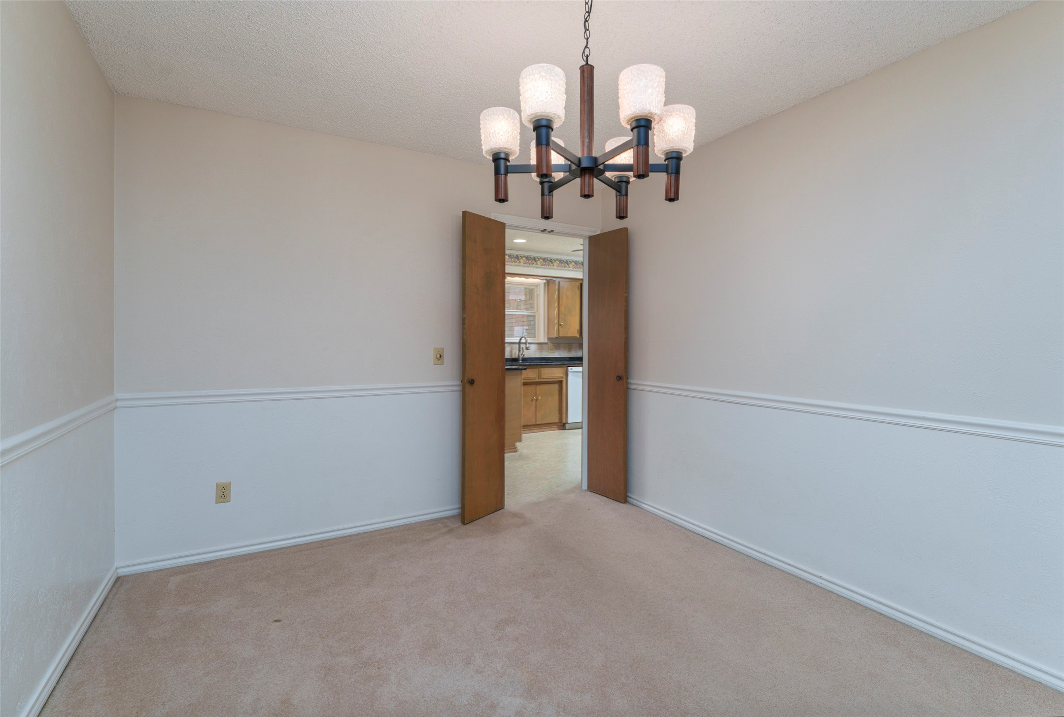 1008 Rocky Canyon Road Arlington TX 76012