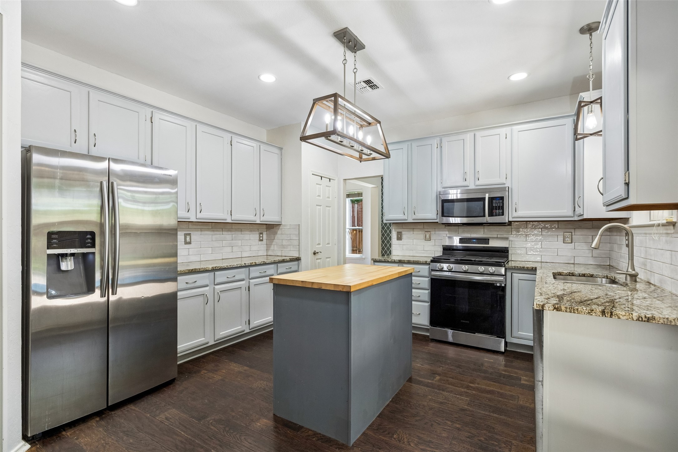 1902 Cheshire Drive Grapevine TX 76051