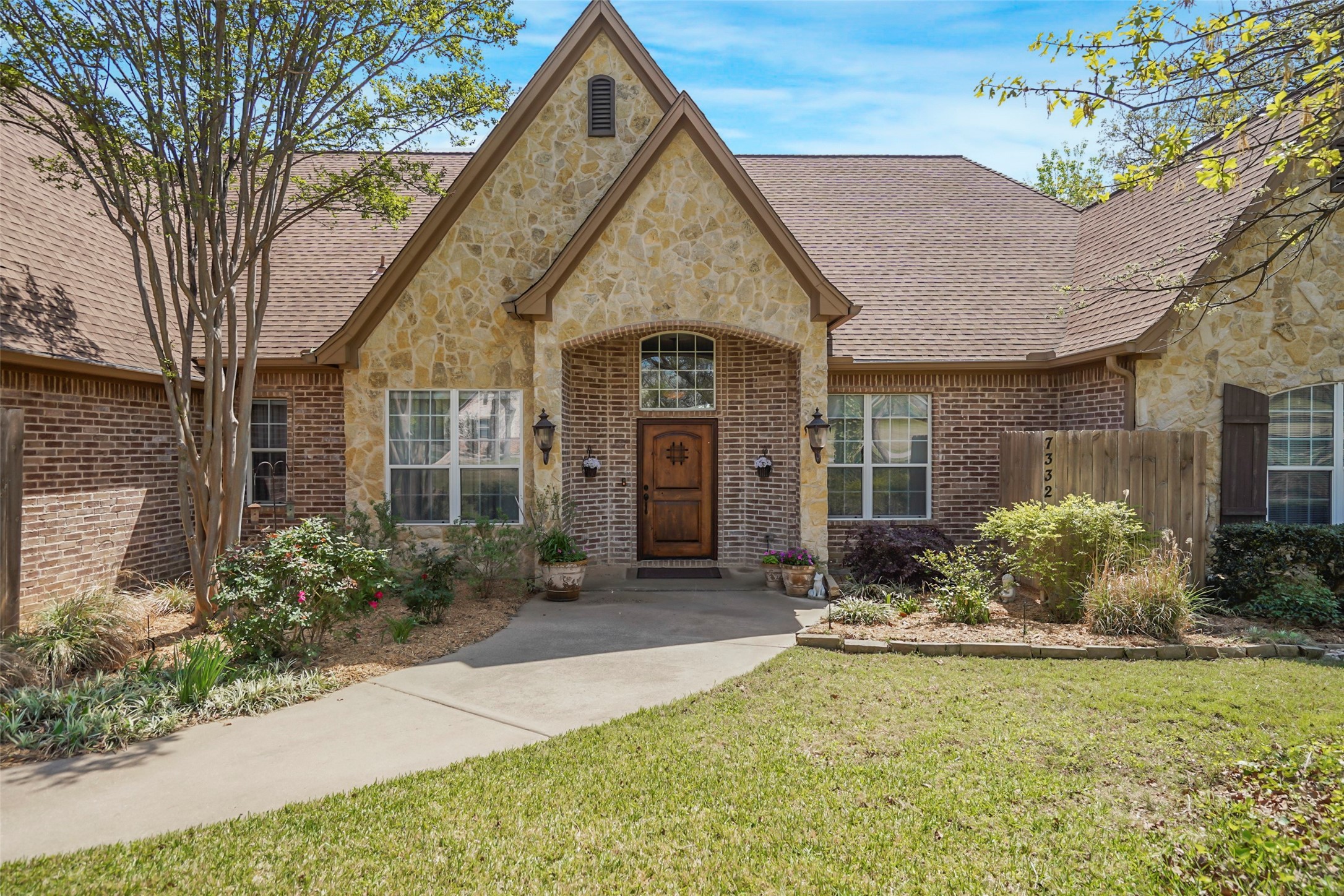 7332 Hinton Mansfield TX 76063