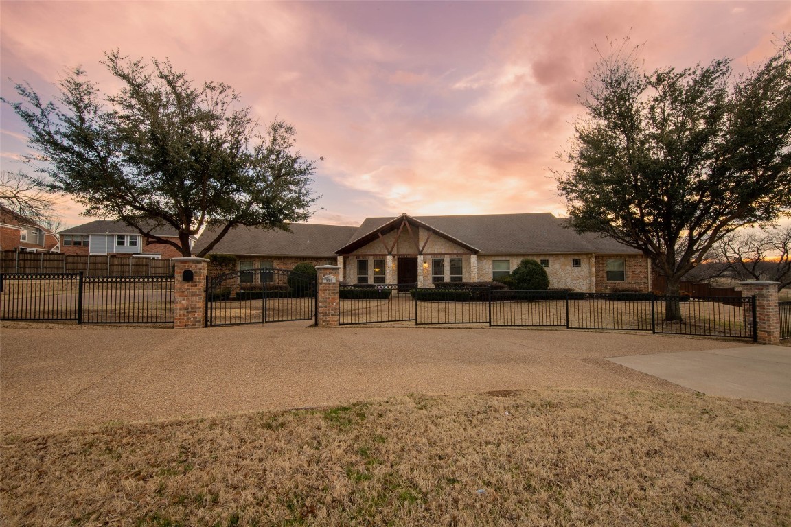 895 Bardin Road Grand Prairie TX 75052