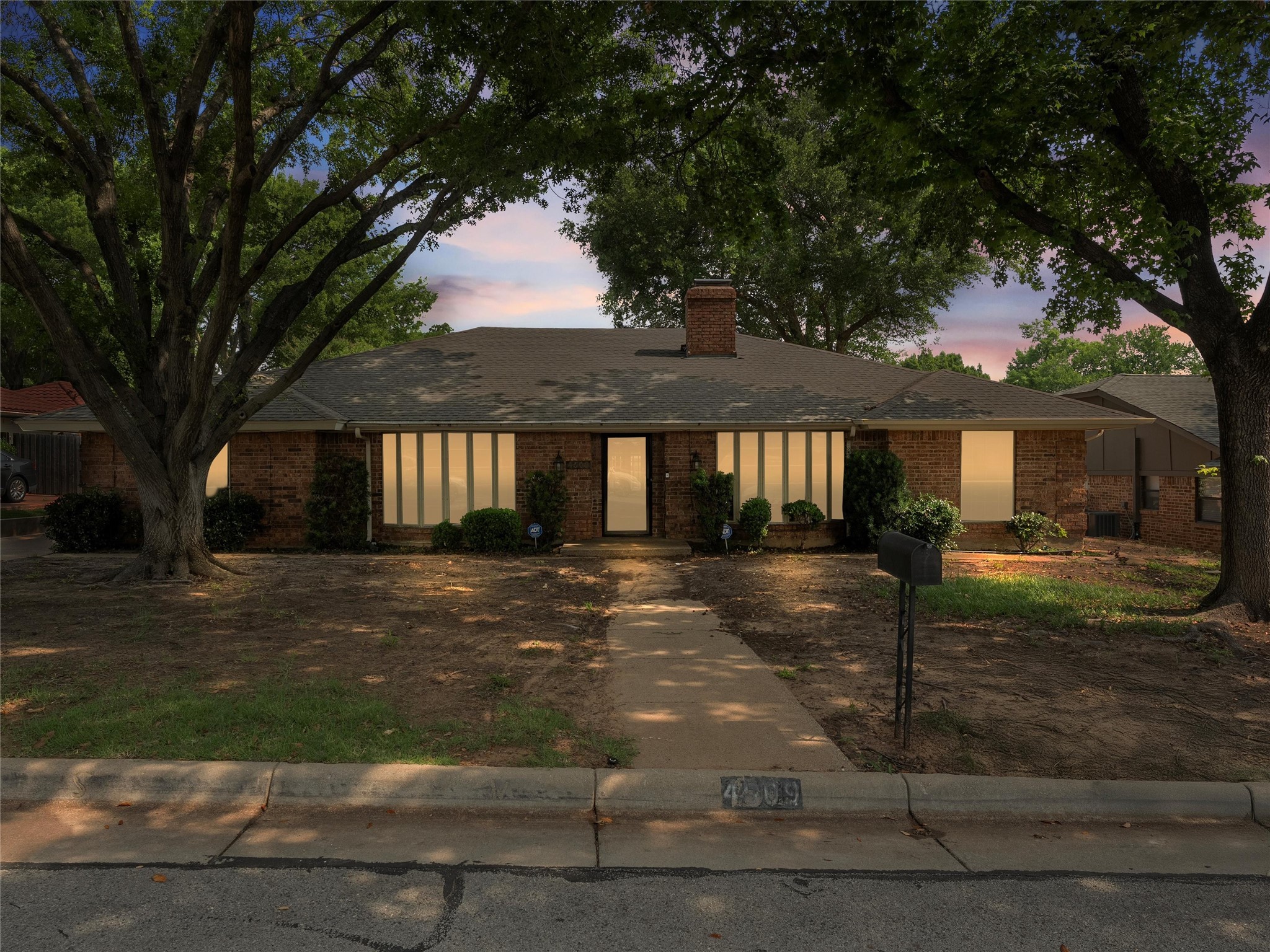 4509 Trowbridge Drive Arlington TX 76013