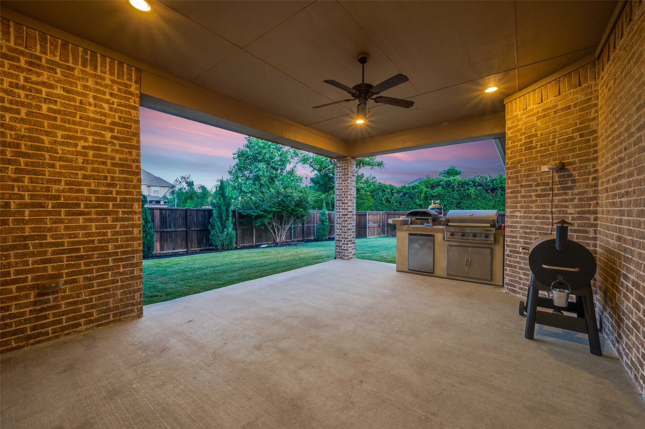 2812 Damsel Madison Lane Lewisville TX 75056