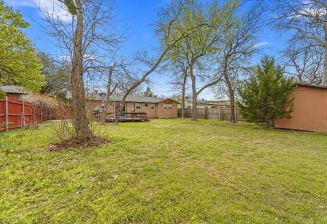 1605 E Lovers Lane Arlington TX 76010