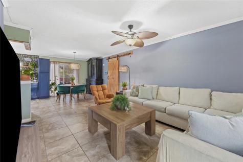 1605 E Lovers Lane Arlington TX 76010