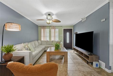 1605 E Lovers Lane Arlington TX 76010