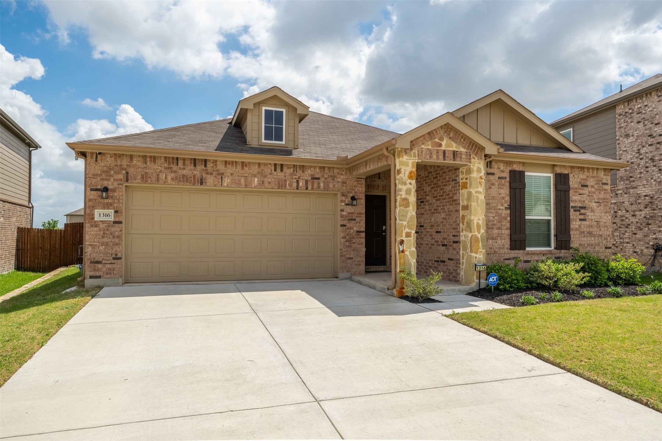 1316 Pepperhill Lane Fort Worth TX 76131