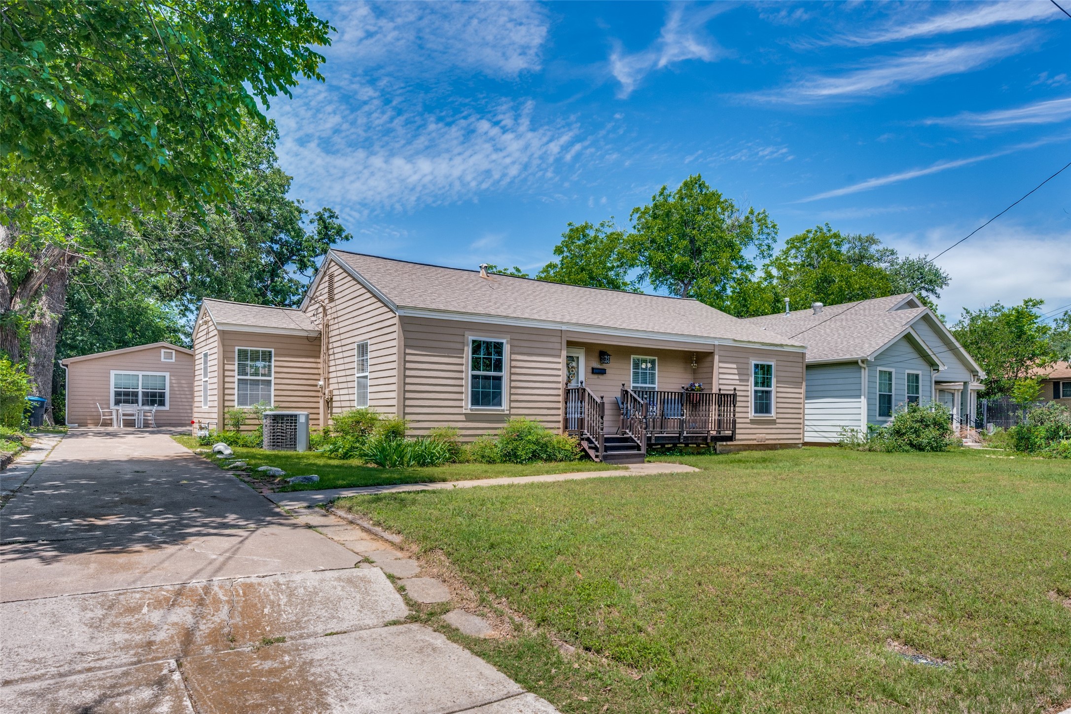 1804 N Edgewood Terrace Fort Worth TX 76103