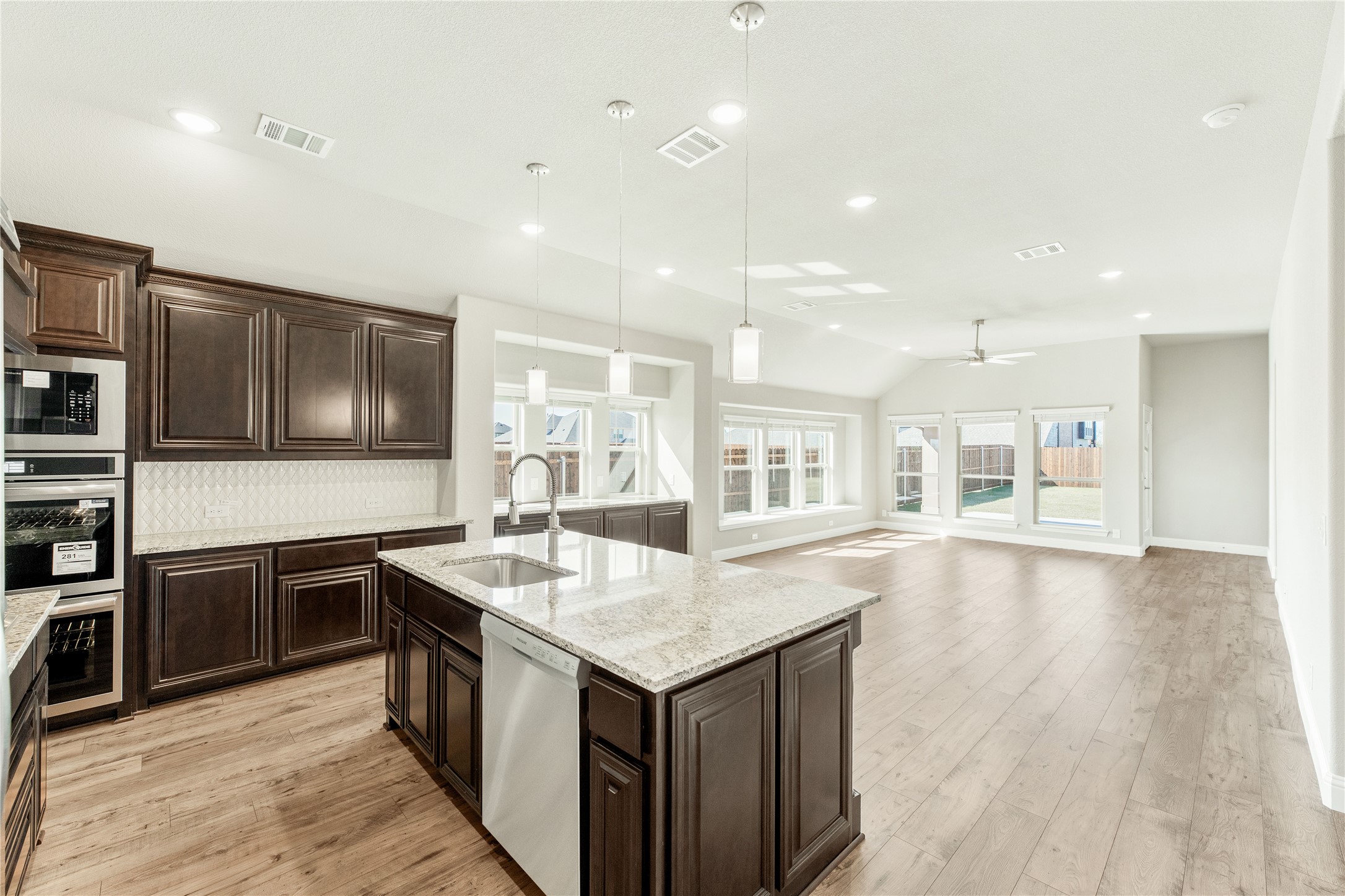153 Claywood Drive Glenn Heights TX 75154